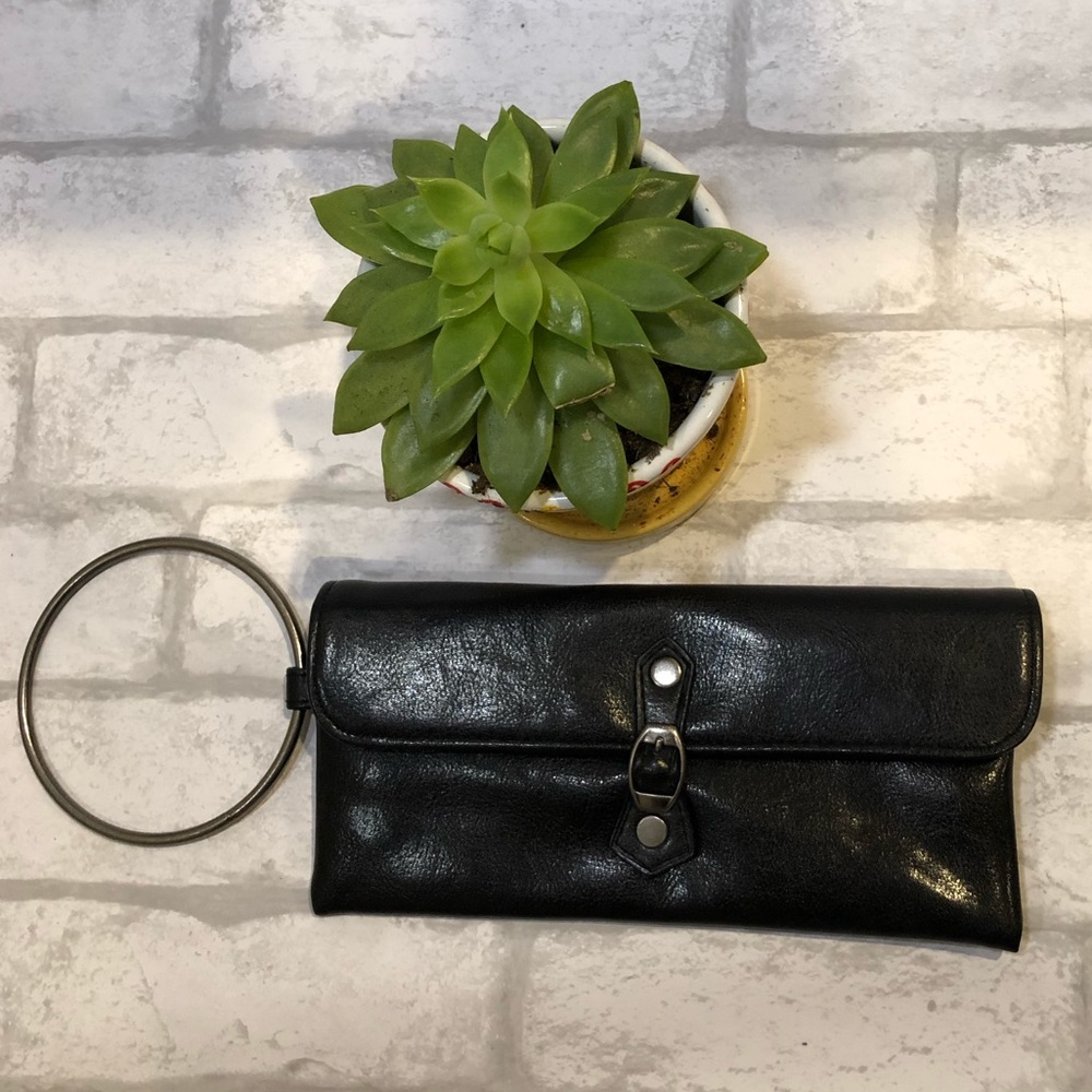 Bracelet wristlet/clutch